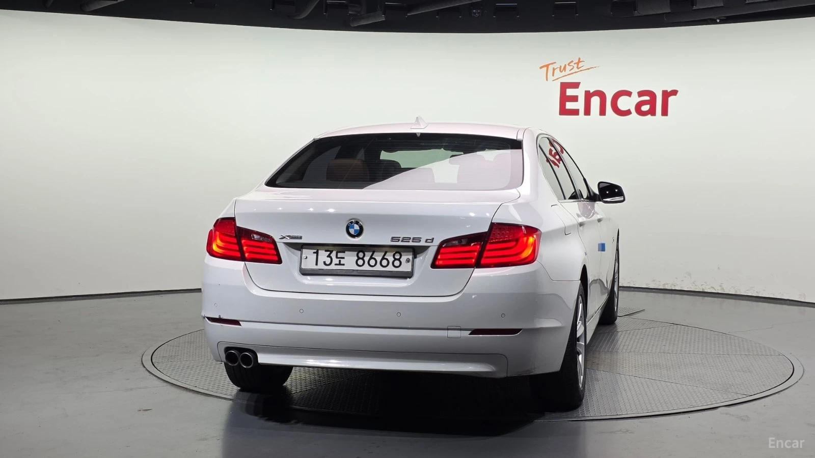 BMW 525 D xDrive Автокредит Цена до България, снимка 4 - Автомобили и джипове - 55487173