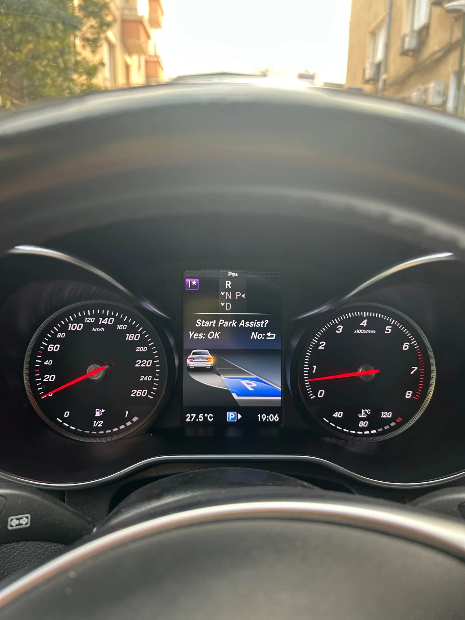 Mercedes-Benz C 180 AMG 9G tronic Carplay, снимка 11 - Автомобили и джипове - 55514844