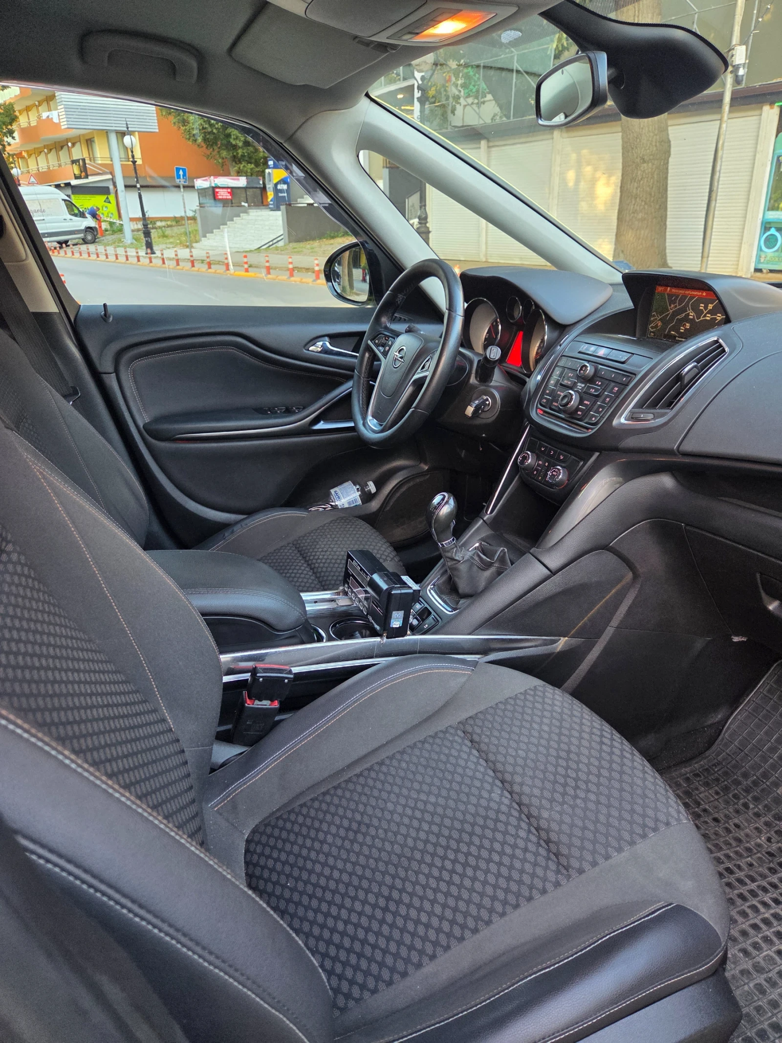 Opel Zafira 1.6 CDTI, снимка 7 - Автомобили и джипове - 56090343