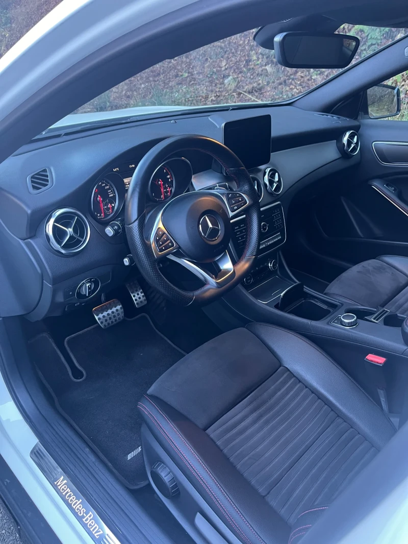 Mercedes-Benz GLA 200 FACELIFT AMG BLACK PACK, снимка 7 - Автомобили и джипове - 52631220