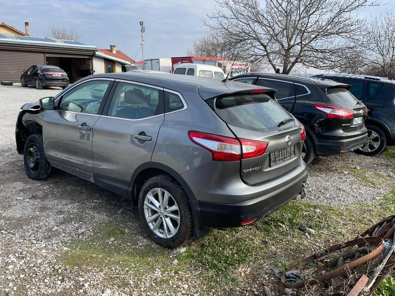 Nissan Qashqai 1.2 DIG-T, снимка 2 - Автомобили и джипове - 36276292