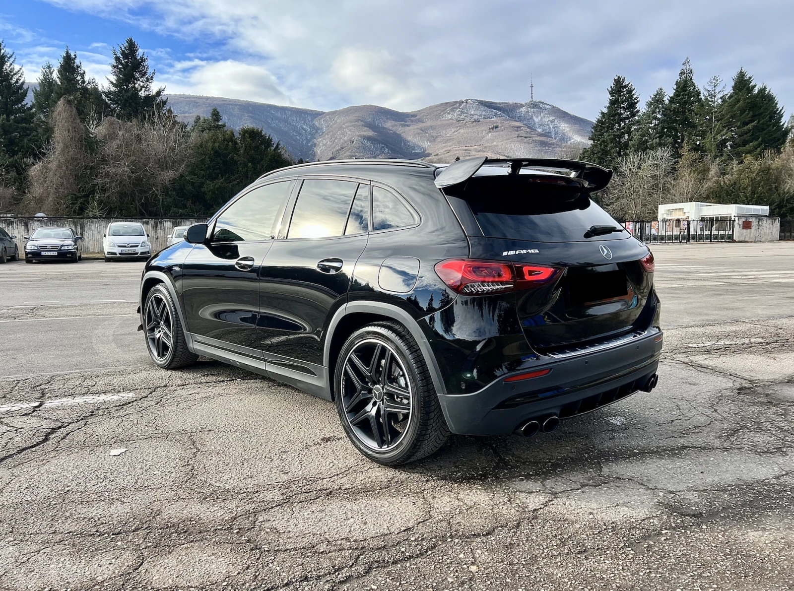 Mercedes-Benz GLA 45 AMG 4M+ Aerodynamic Pack Burmester - изображение 2