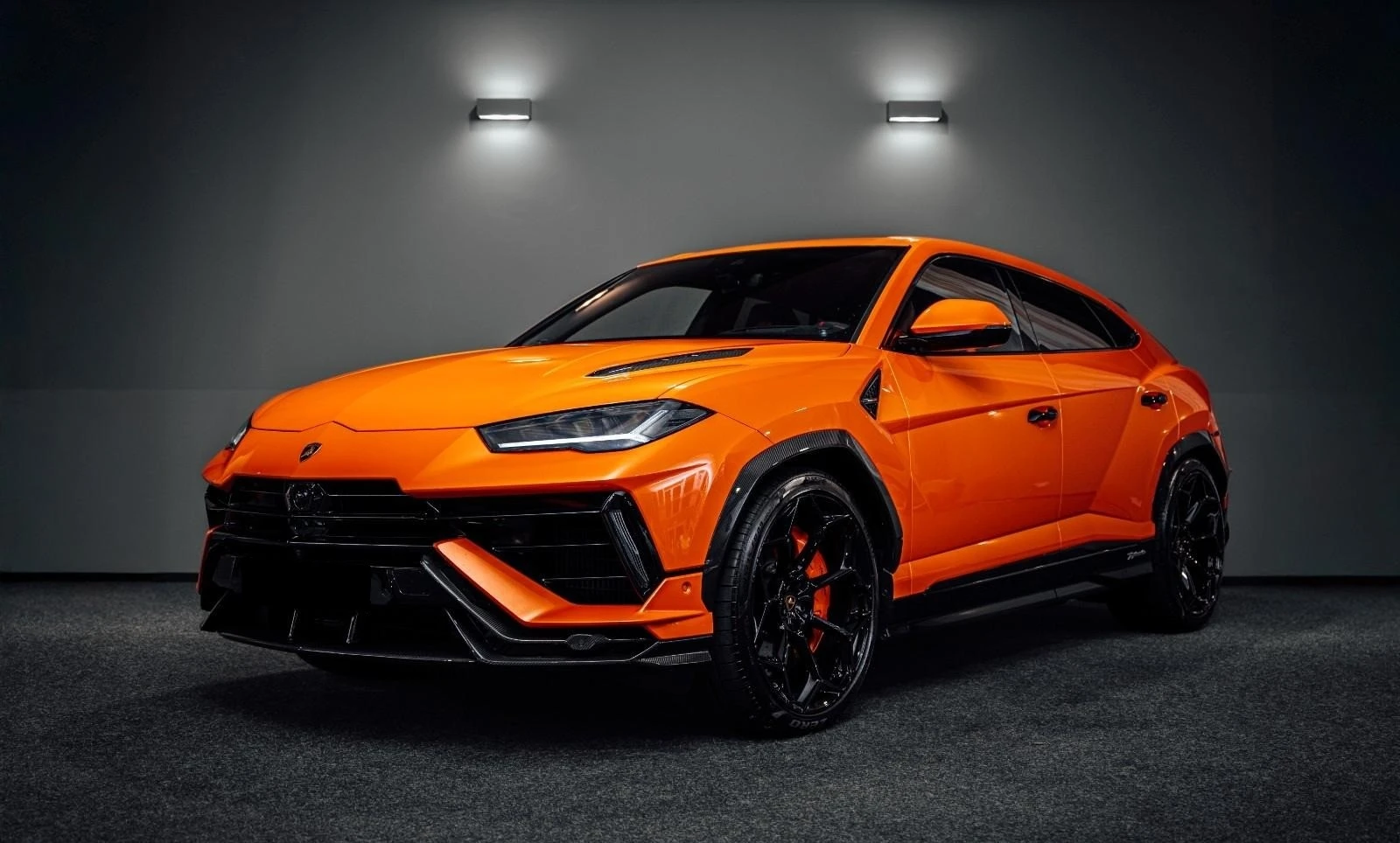 Lamborghini Urus PERFORMANTE/CERAMIC/CARBON/B&O/AKRAPOVIC/PANO/ - изображение 3