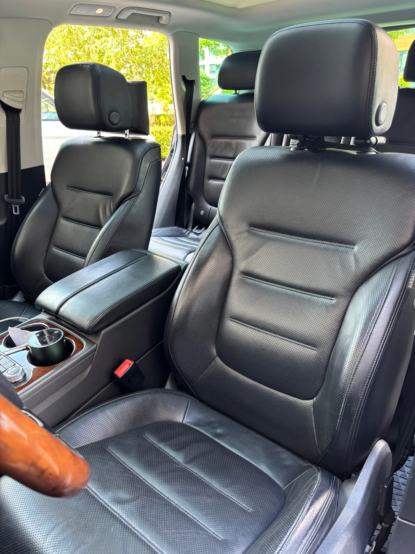 VW Touareg 3.0 V6 TDI, снимка 7 - Автомобили и джипове - 55606154