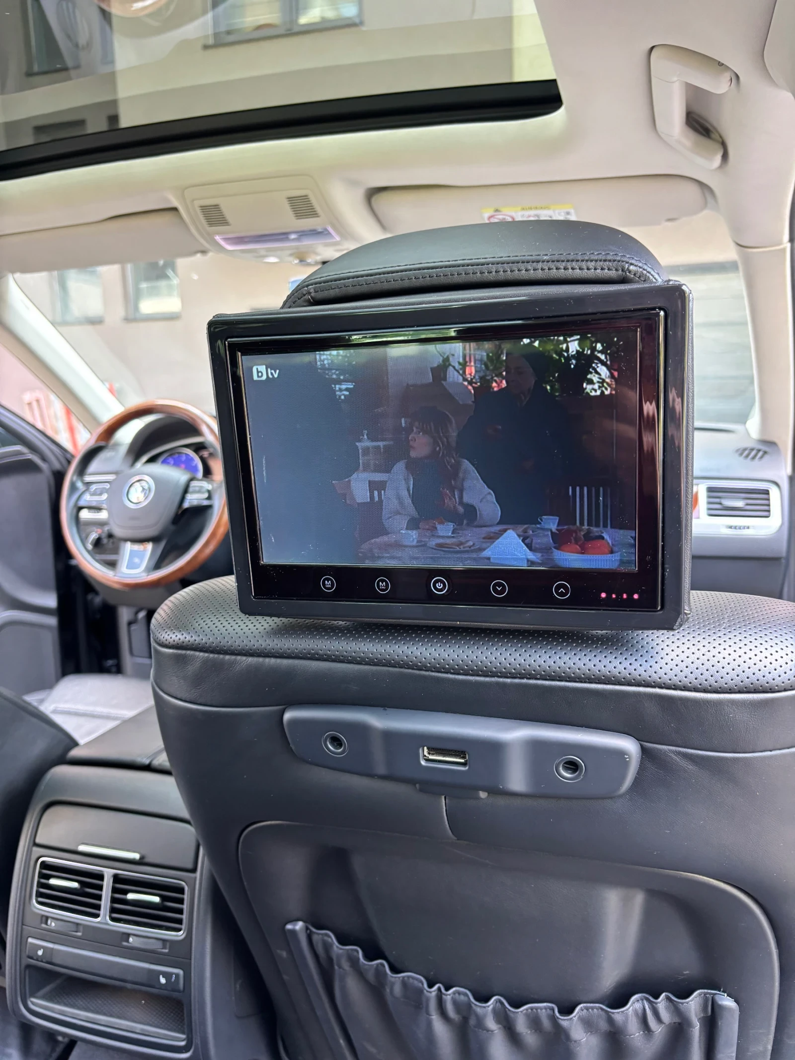 VW Touareg 3.0 V6 TDI, снимка 13 - Автомобили и джипове - 55606154