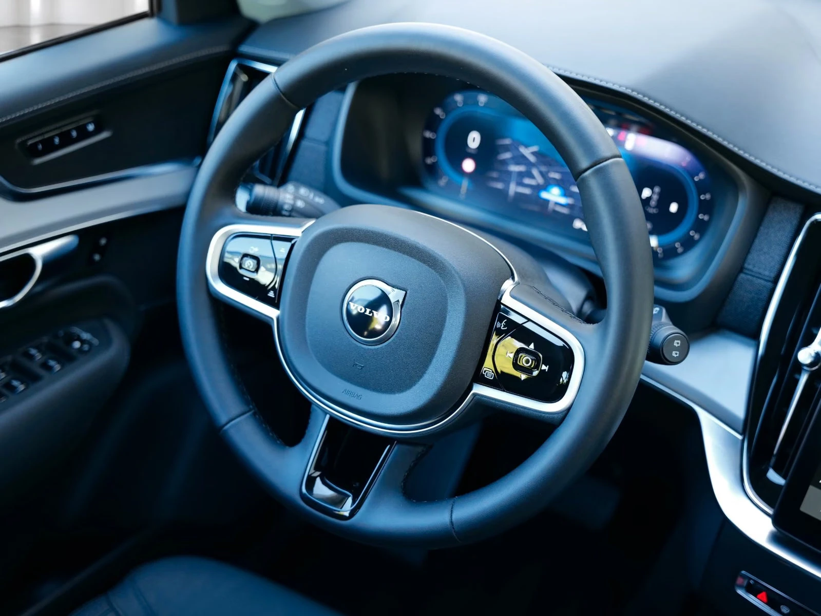 Volvo Xc90 B5/CORE/250HP/AWD/7S/CAM/MEMO/CPLAY/LED/678q, снимка 10 - Автомобили и джипове - 56018109