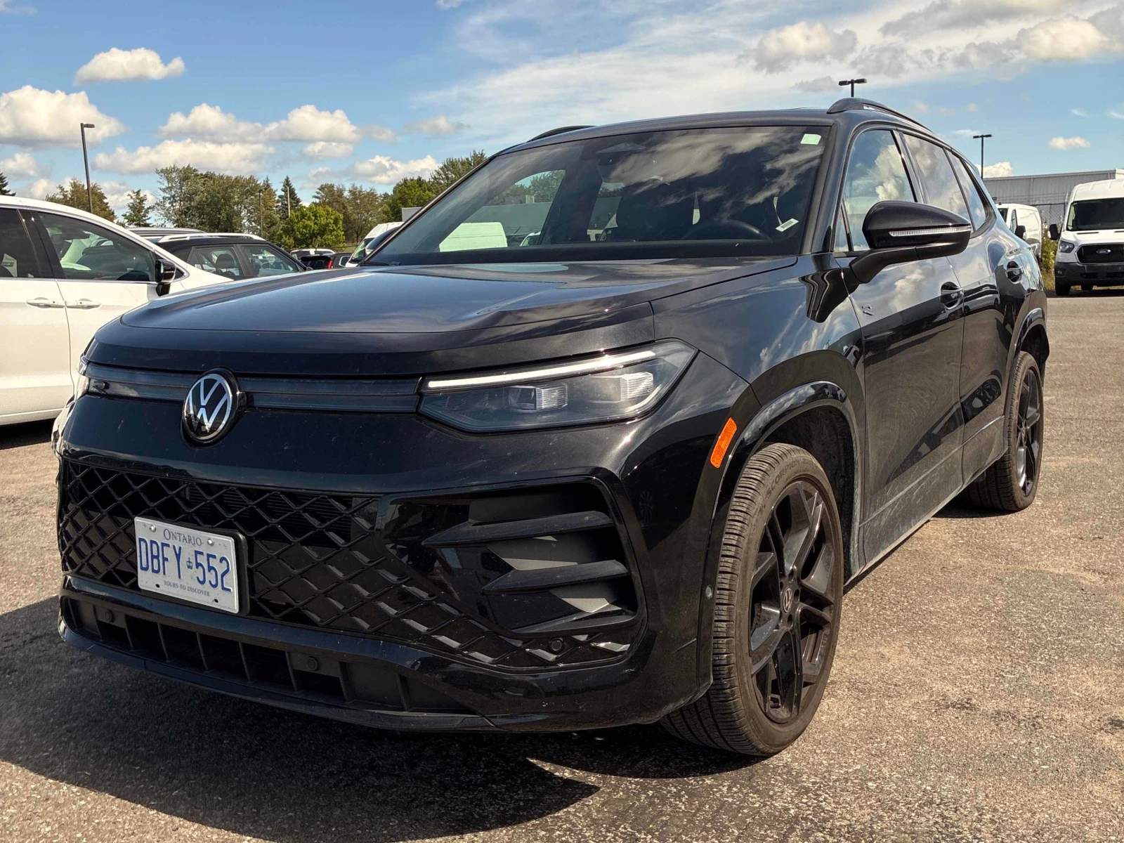 VW Tiguan  Comfortline R Line Black Edition * CARFAX * , снимка 14 - Автомобили и джипове - 56028694