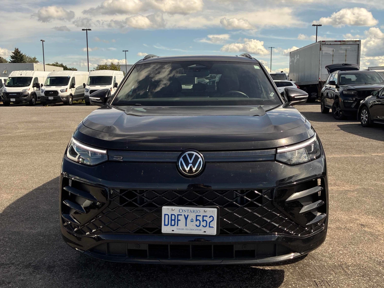 VW Tiguan  Comfortline R Line Black Edition * CARFAX * , снимка 6 - Автомобили и джипове - 56028694
