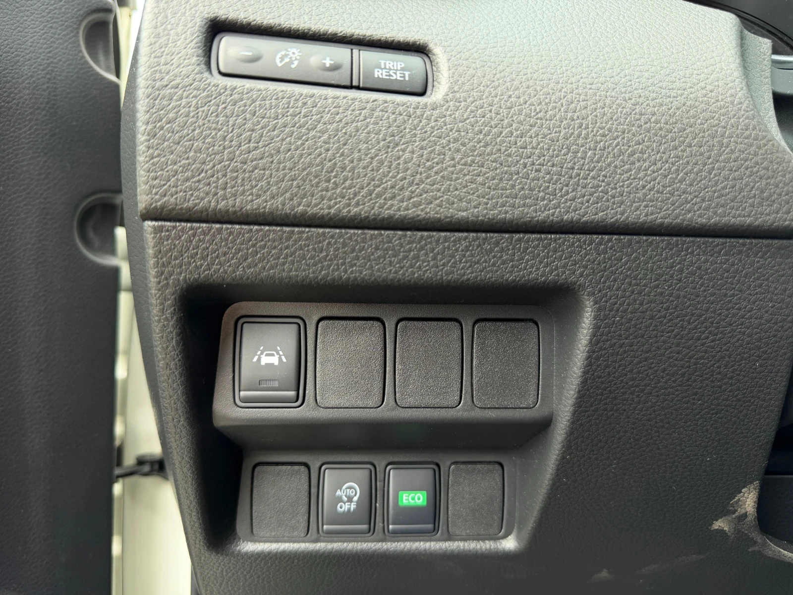 Nissan Qashqai 1, 2 Tekna+ , снимка 6 - Автомобили и джипове - 56042866