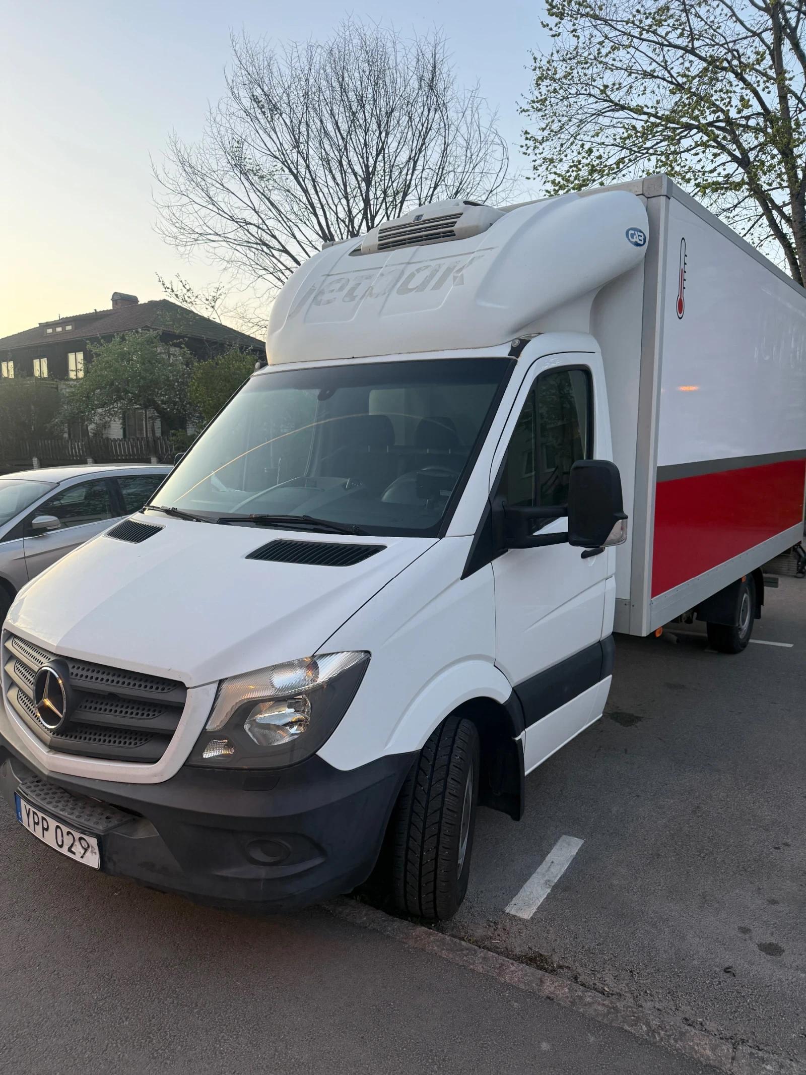 Mercedes-Benz Sprinter 316 Хладилен+ падащ Борд, отлично Състояние! - изображение 2