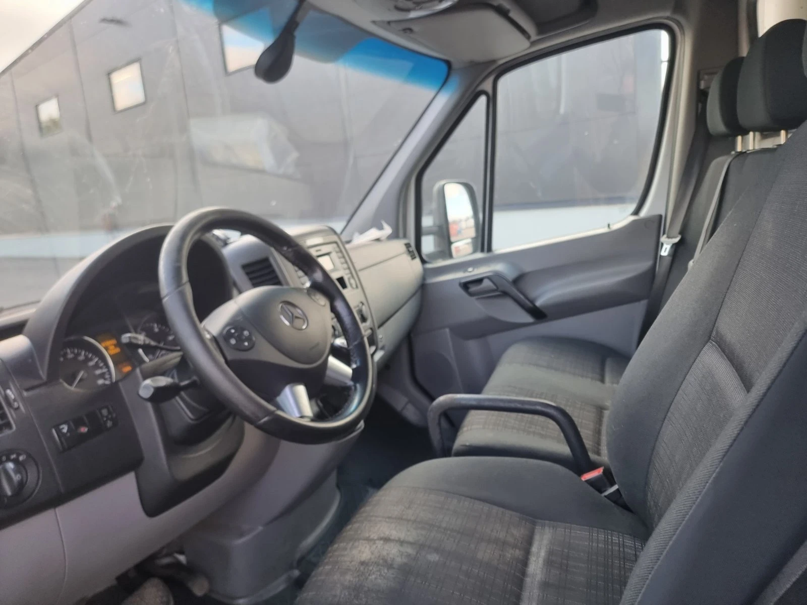 Mercedes-Benz Sprinter 316 Хладилен+ падащ Борд, отлично Състояние! - изображение 9