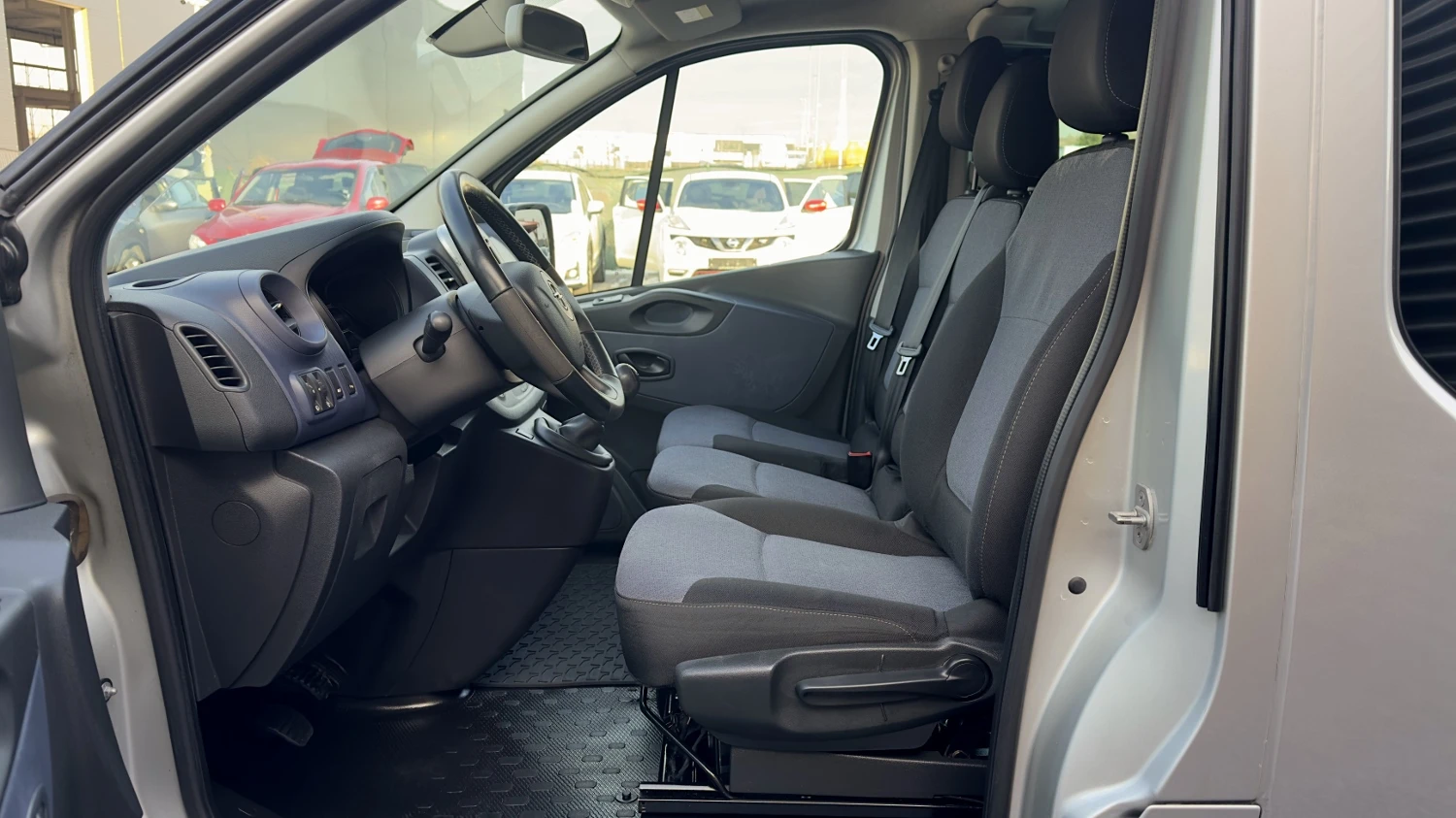 Renault Trafic Maxi 1.6DCi 140кс.BiTURBO 9 места Klima Navi 6ск. - изображение 6