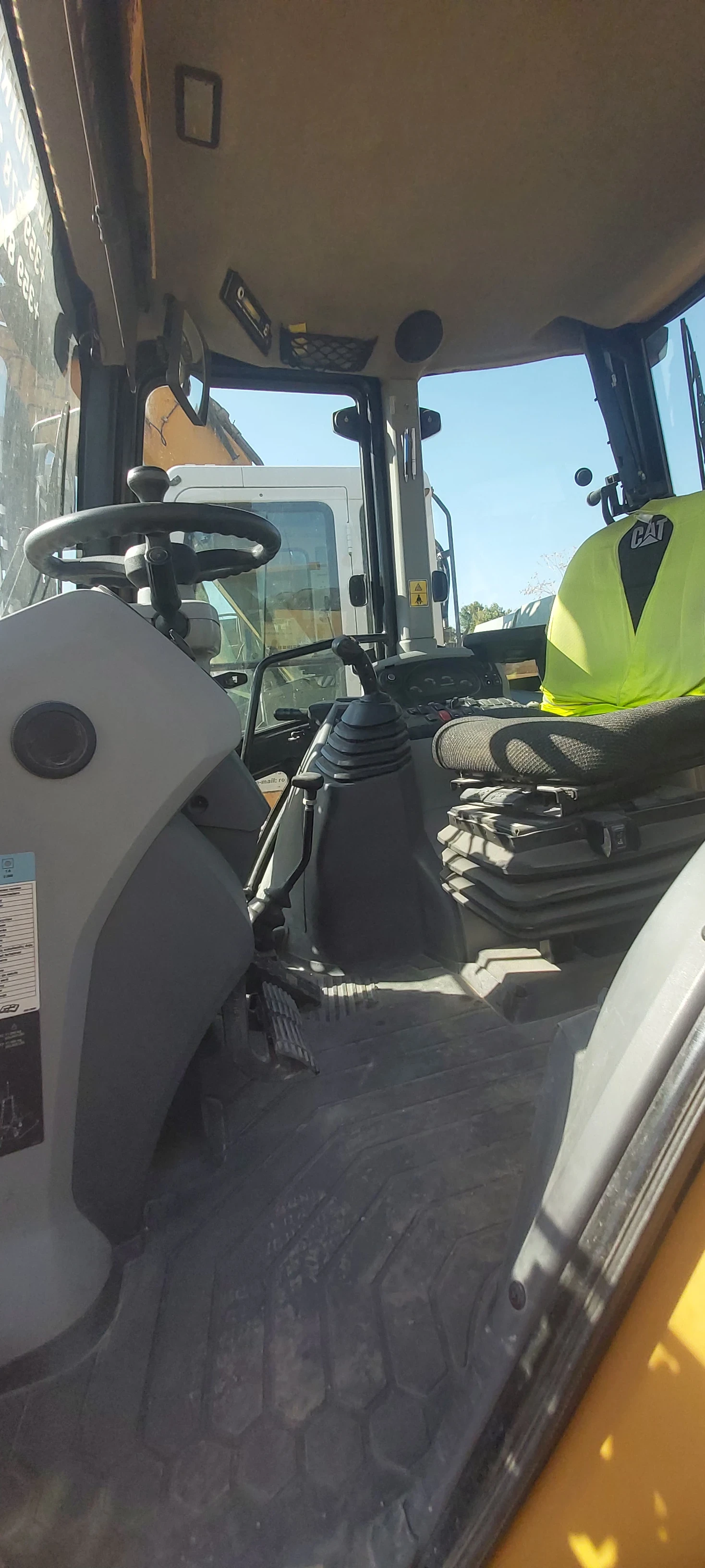 Багер Cat 432 F2, снимка 4 - Индустриална техника - 56015681