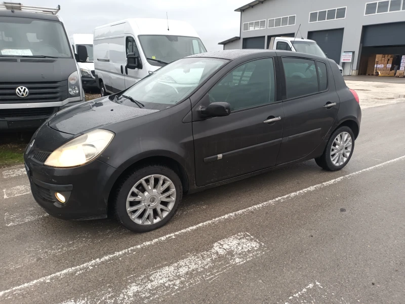 Renault Clio 1.2i-75кс., снимка 4 - Автомобили и джипове - 47050485