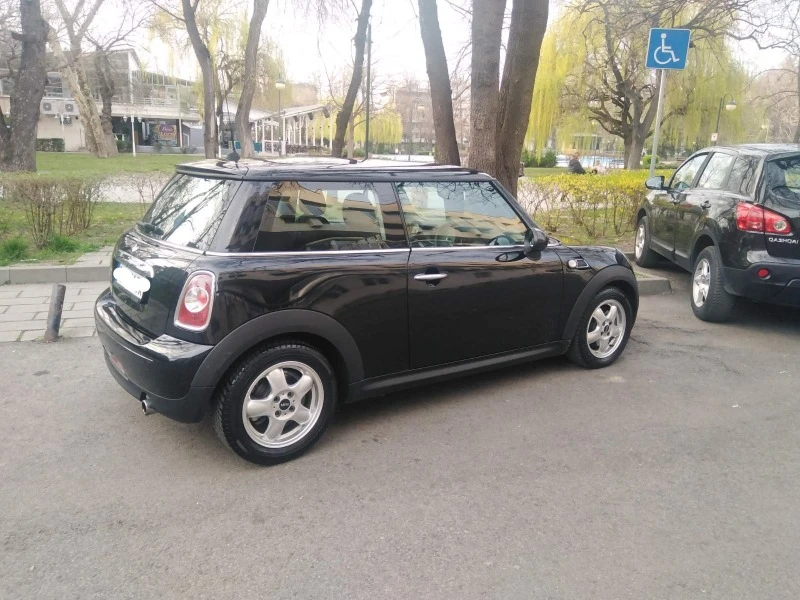 Mini One, снимка 2 - Автомобили и джипове - 45835440