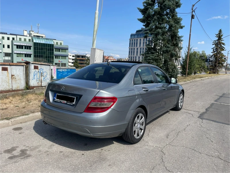 Mercedes-Benz C 220 Капарирана, снимка 5 - Автомобили и джипове - 47161358