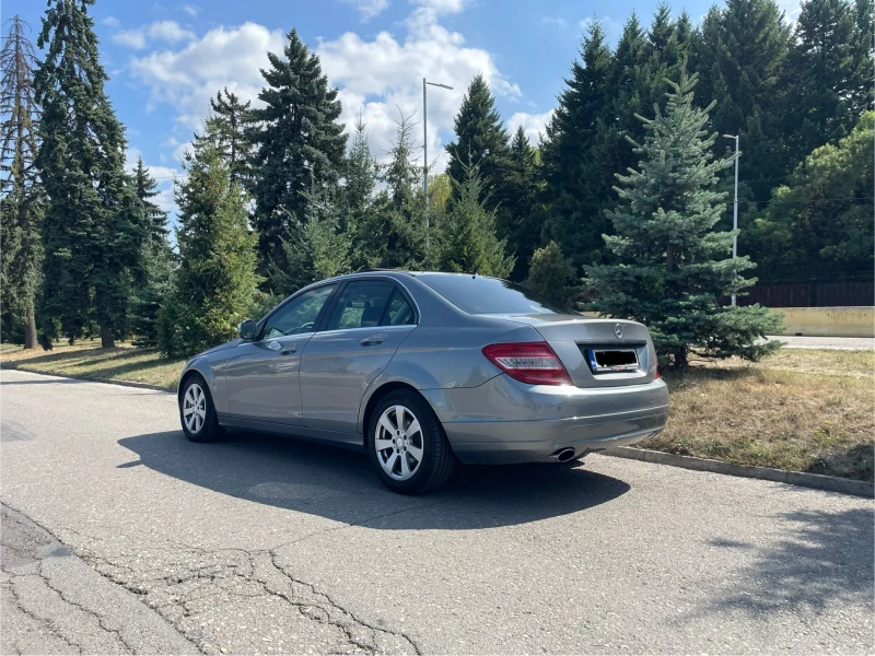 Mercedes-Benz C 220 Капарирана, снимка 2 - Автомобили и джипове - 47161358