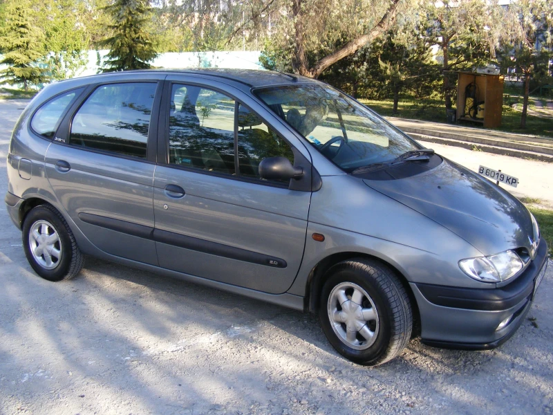 Renault Scenic 2.0, 115 к.с., газов инжекцион , снимка 2 - Автомобили и джипове - 47557861