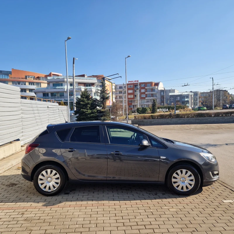 Opel Astra, снимка 3 - Автомобили и джипове - 48927659