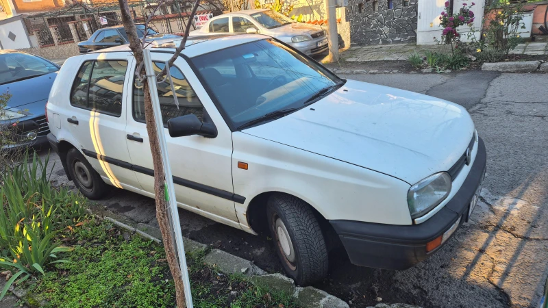 VW Golf, снимка 3 - Автомобили и джипове - 49521161