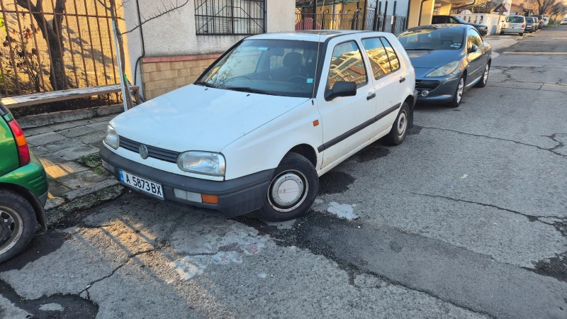 VW Golf, снимка 1 - Автомобили и джипове - 49521161