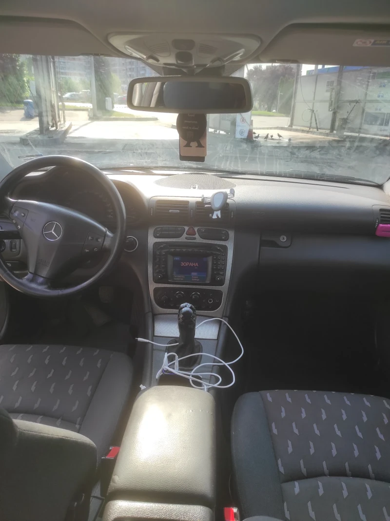 Mercedes-Benz C 220, снимка 15 - Автомобили и джипове - 52935478