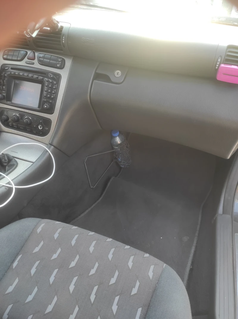 Mercedes-Benz C 220, снимка 14 - Автомобили и джипове - 52935478