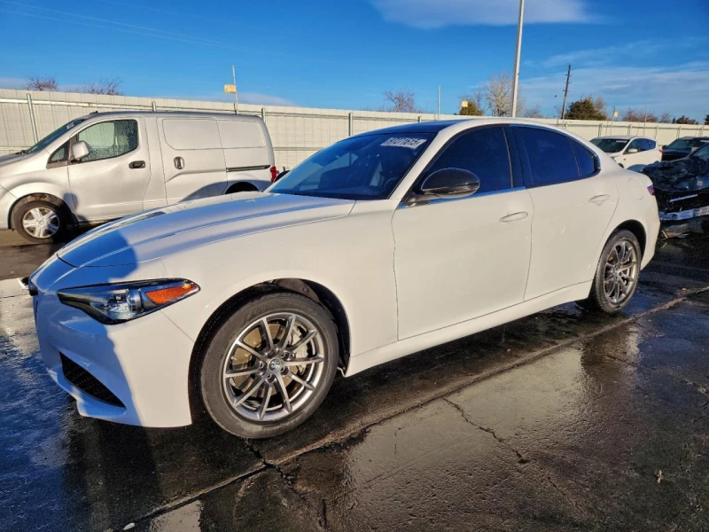 Alfa Romeo Giulia Q4* AWD* ПОДГРЕВ* PANO* KAMERA, снимка 2 - Автомобили и джипове - 53173380