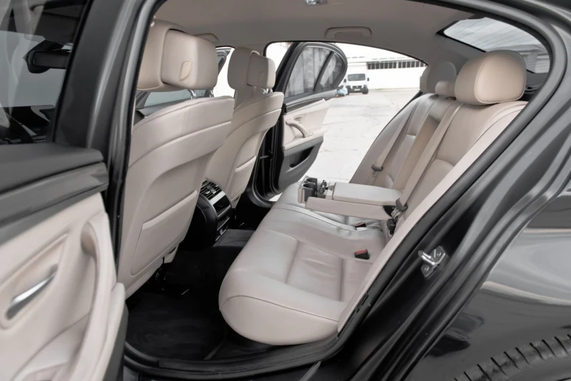 BMW 530  M-performance , снимка 11 - Автомобили и джипове - 53264246