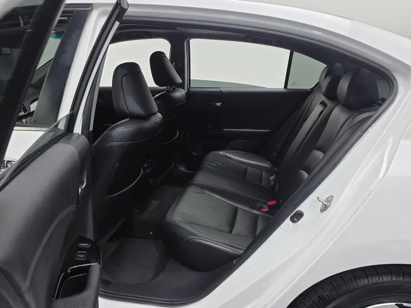 Honda Accord 2.4 , снимка 11 - Автомобили и джипове - 55558075
