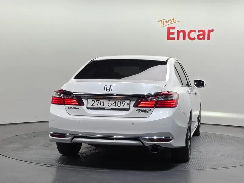 Honda Accord 2.4 , снимка 4 - Автомобили и джипове - 55558075