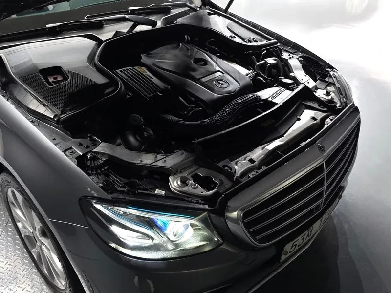 Mercedes-Benz E 300 4Matic Exclusive, снимка 6 - Автомобили и джипове - 55919828