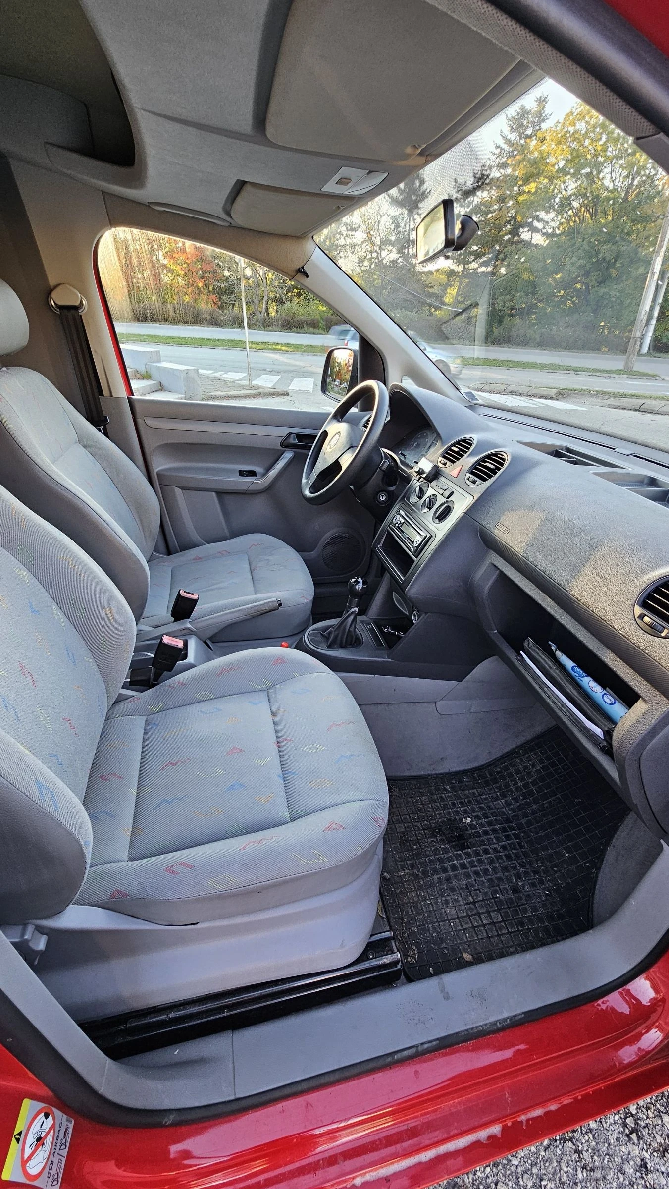 VW Caddy 1.9 105к - изображение 9