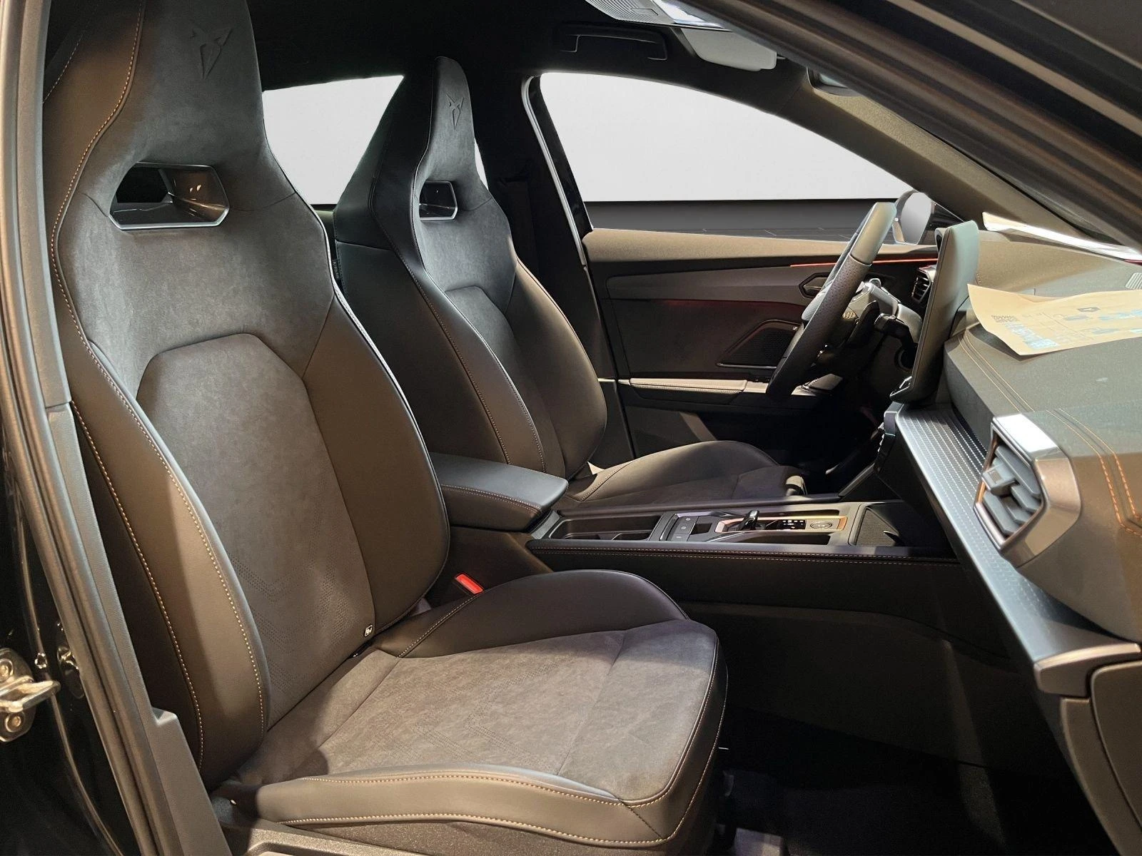 Cupra Formentor VZ* ABT* 400HP* DISTR* 360CAM* KEYLESS* LED | Mobile.bg   11