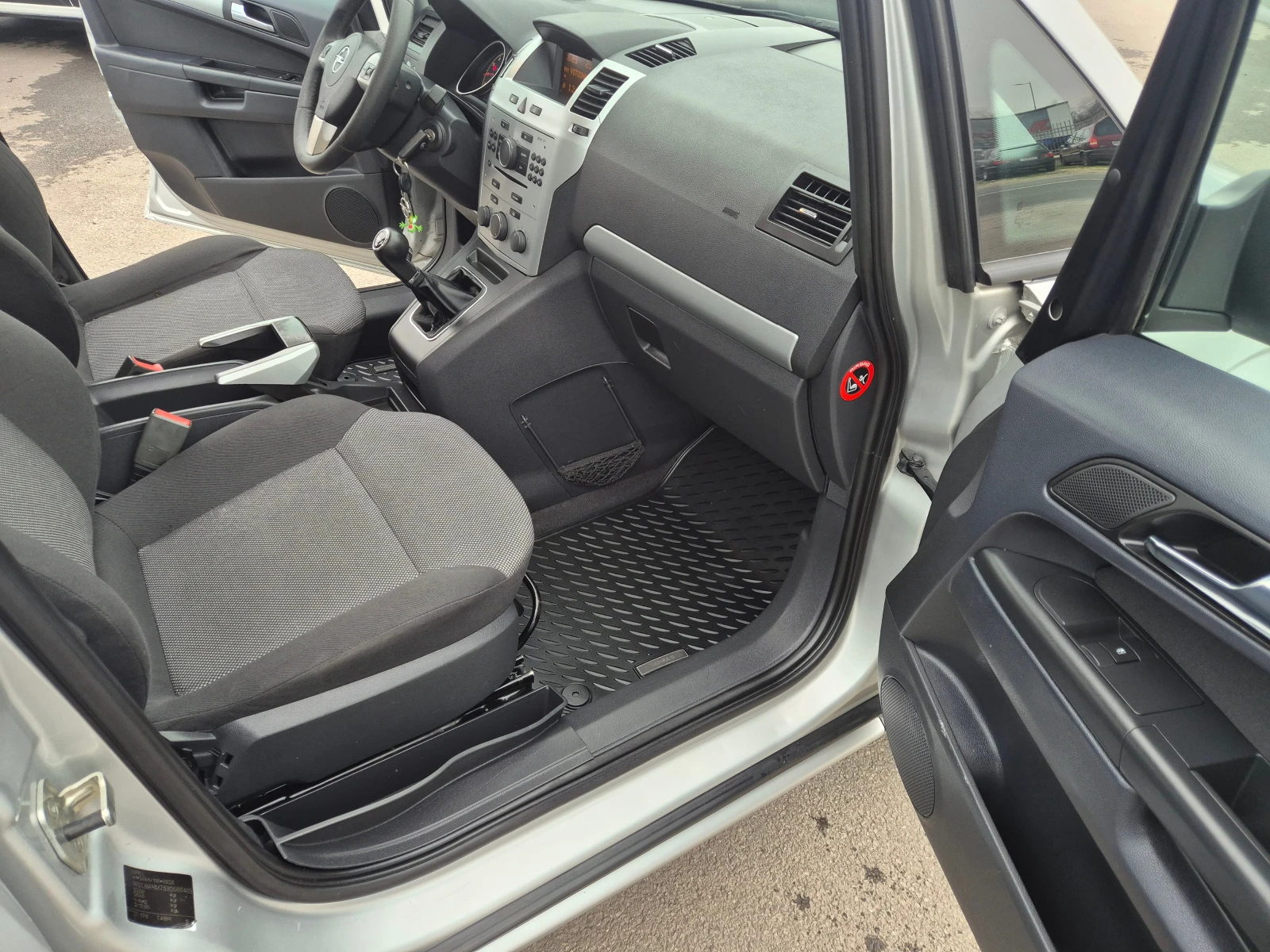 Opel Zafira 7-места  - изображение 9