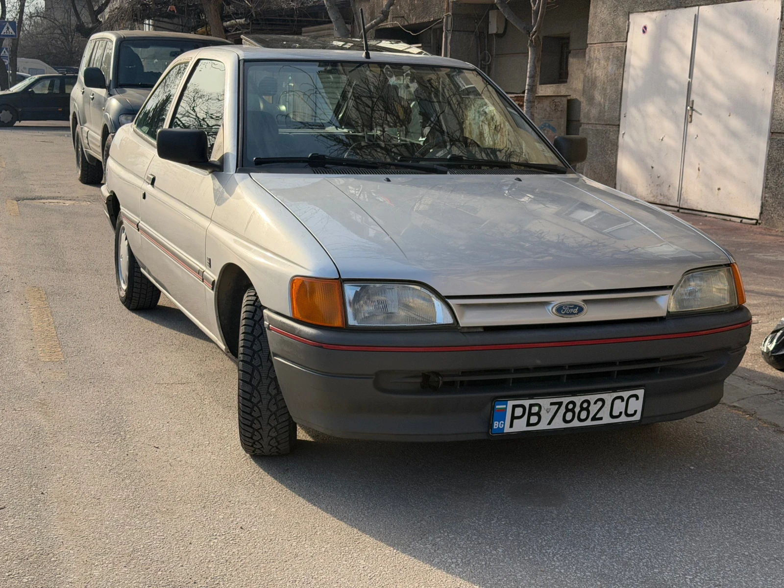 Ford Escort CLX - изображение 2