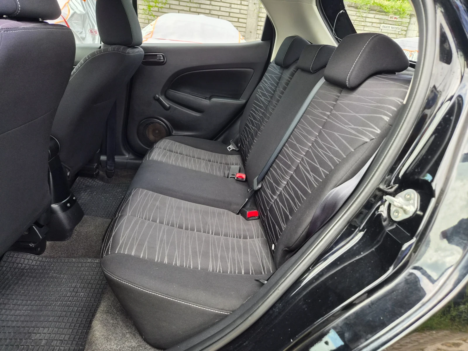 Mazda 2 1.3i-86k.s. 153000km, снимка 9 - Автомобили и джипове - 55034489