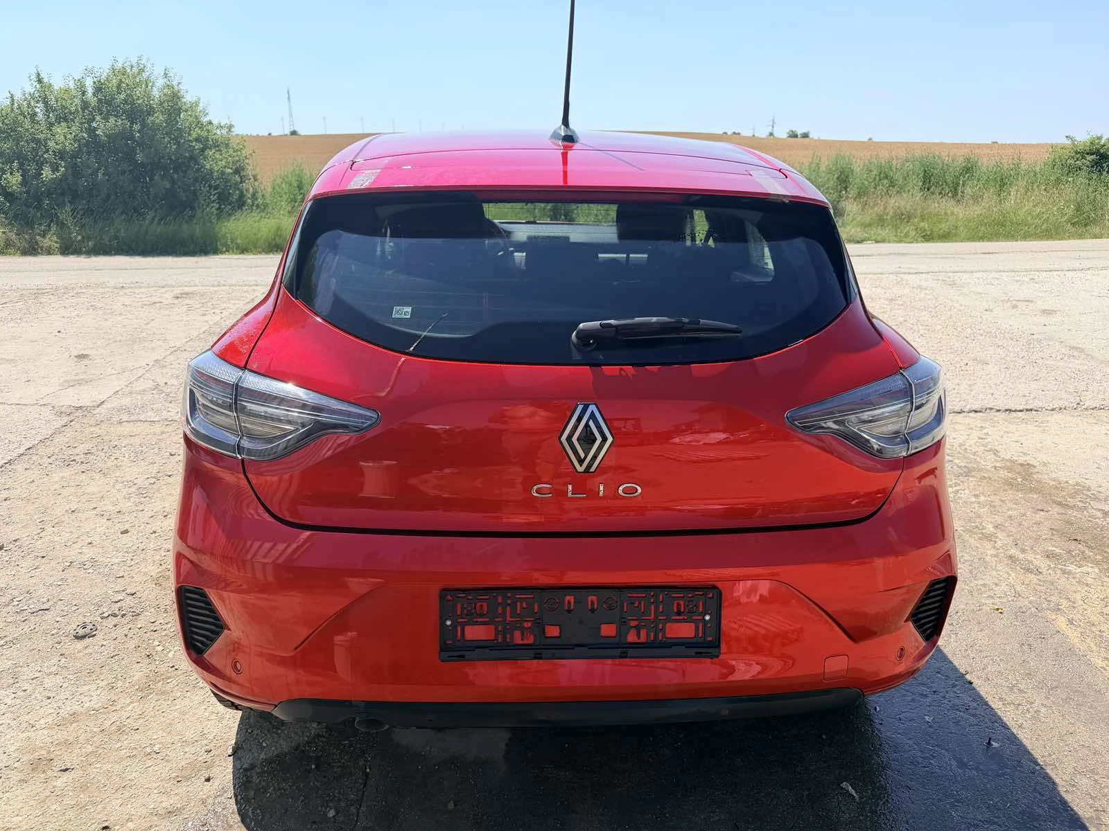 Renault Clio 1.0 TCe, снимка 8 - Автомобили и джипове - 55093946