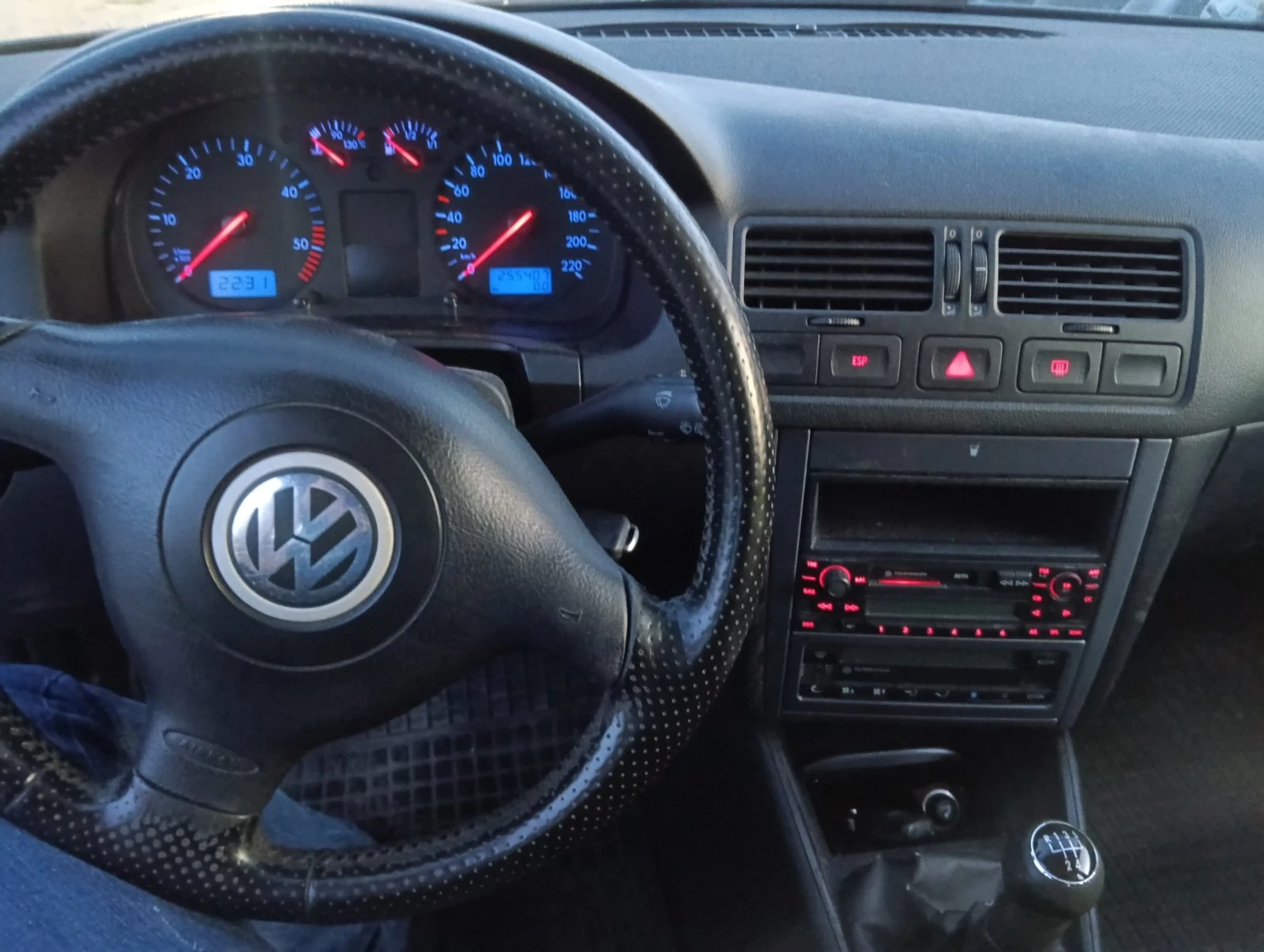 VW Bora 1.9tdi 90к.с, снимка 6 - Автомобили и джипове - 55286819