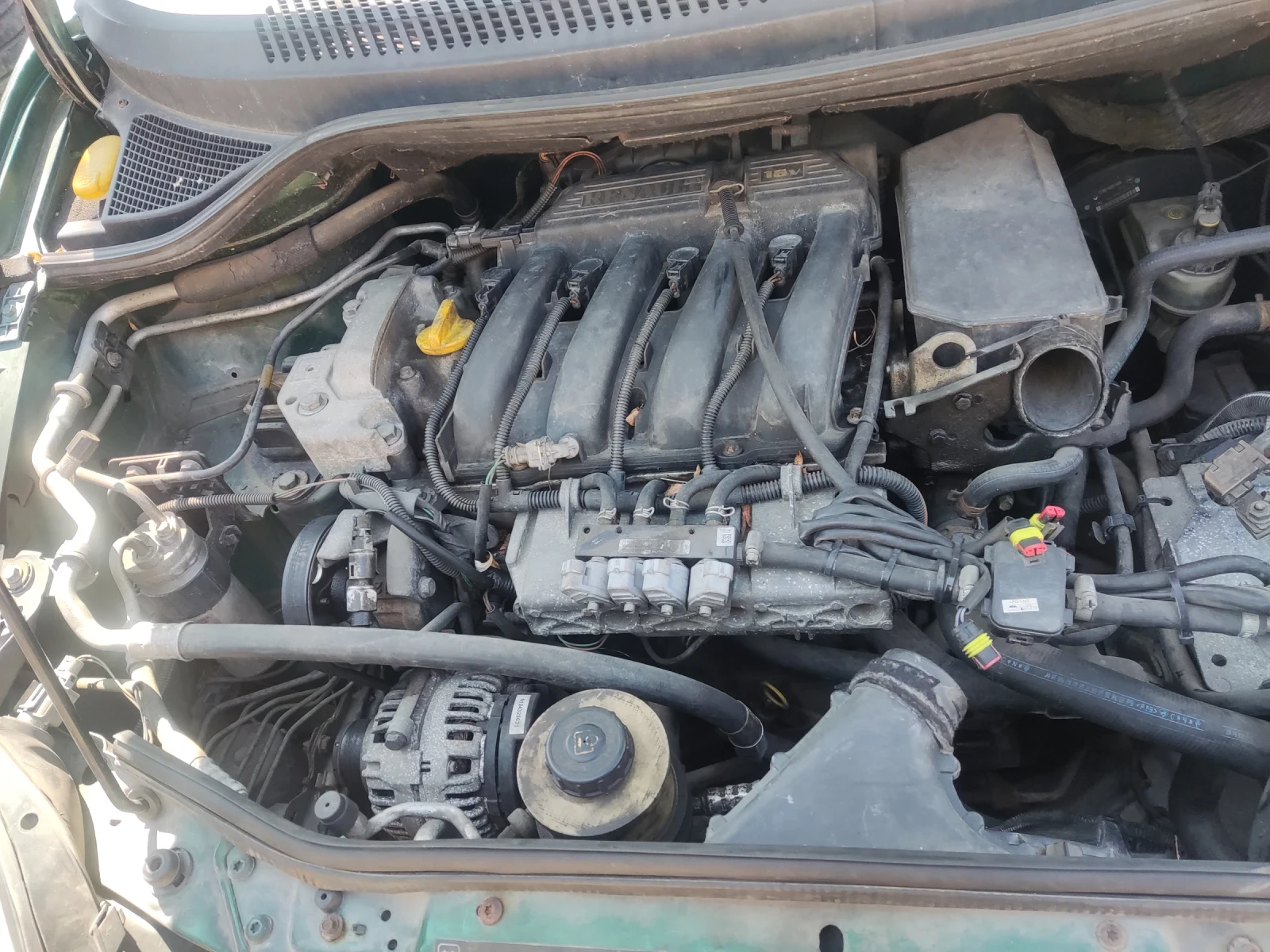 Renault Scenic 1.6, снимка 2 - Автомобили и джипове - 55420120