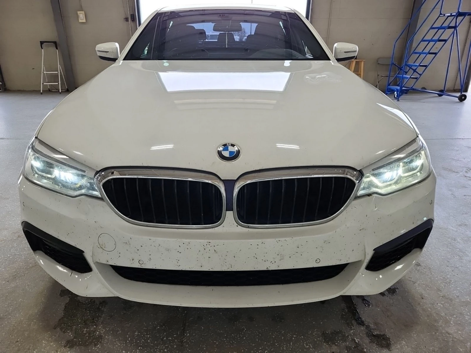 BMW 530 xDrive * M Pack * АвтоКредит * (ЦЕНА ДО БГ), снимка 2 - Автомобили и джипове - 55591890