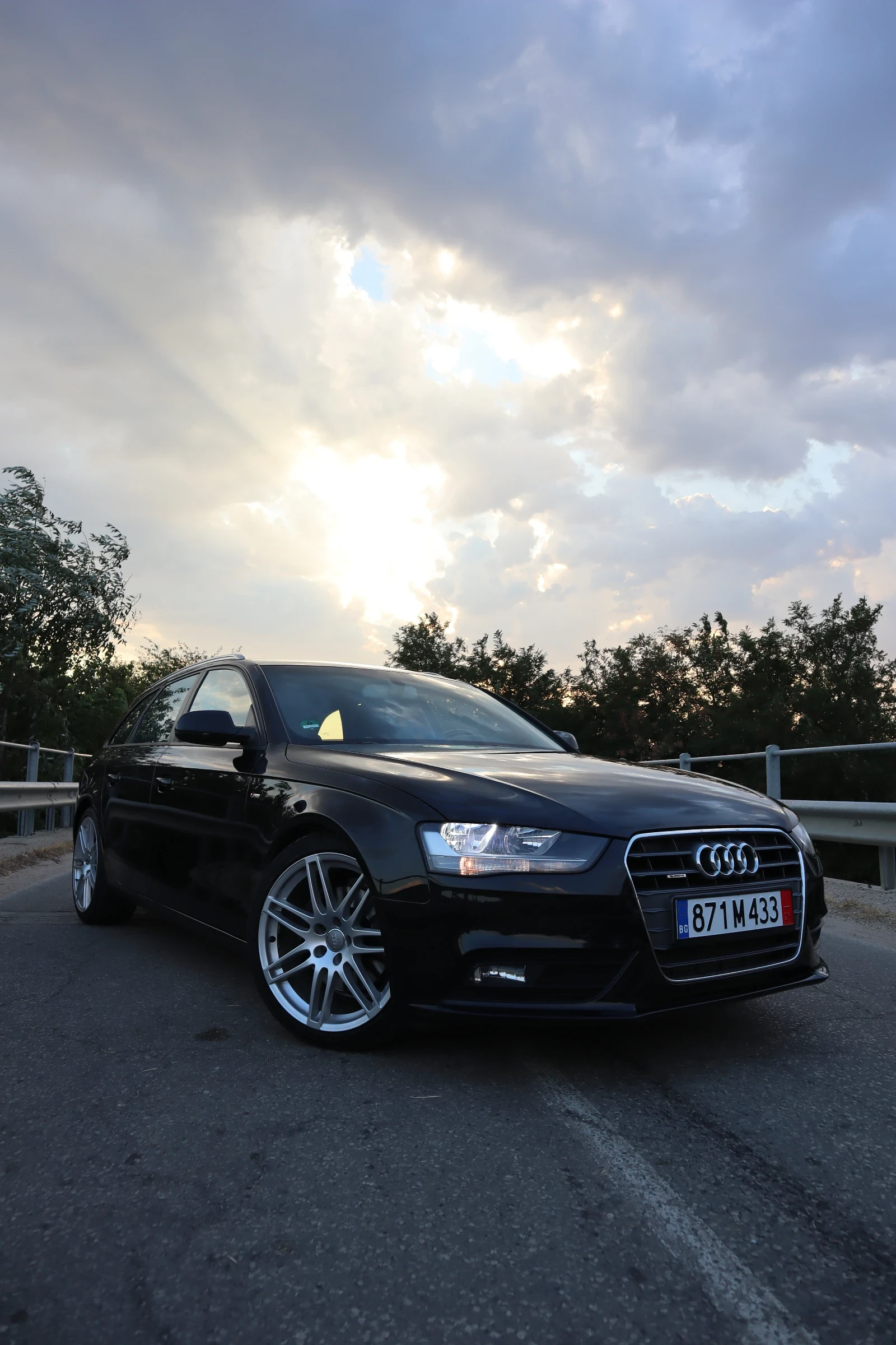 Audi A4 B8 Avant 3.0 TDI (245 к.с.) Quattro S-Tronic