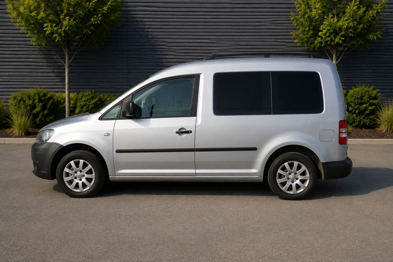 VW Caddy, снимка 4 - Автомобили и джипове - 55606804