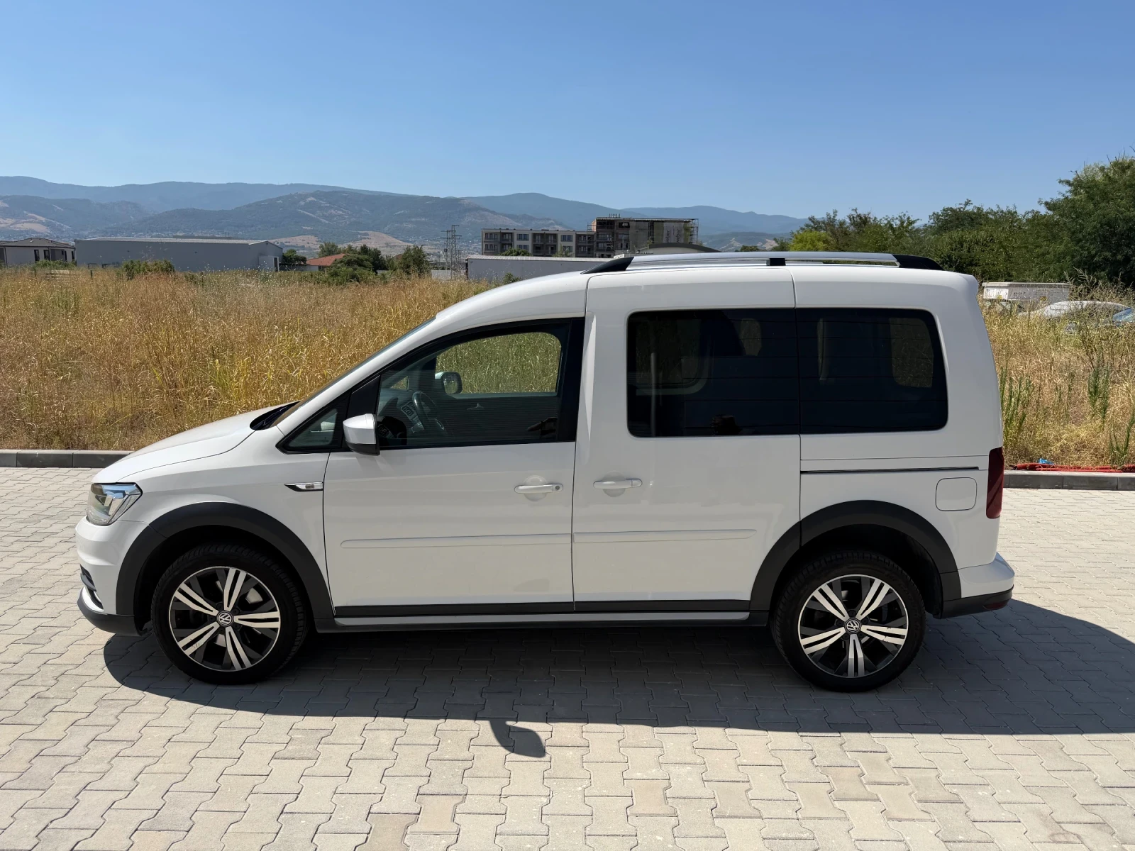 VW Caddy, снимка 3 - Автомобили и джипове - 55944100
