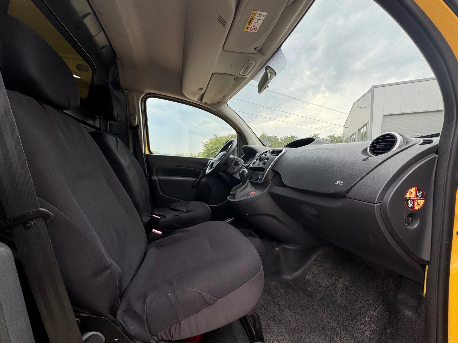 Renault Kangoo Z.E. Дълга база | Електрически | 2016 г., снимка 11 - Автомобили и джипове - 56057625