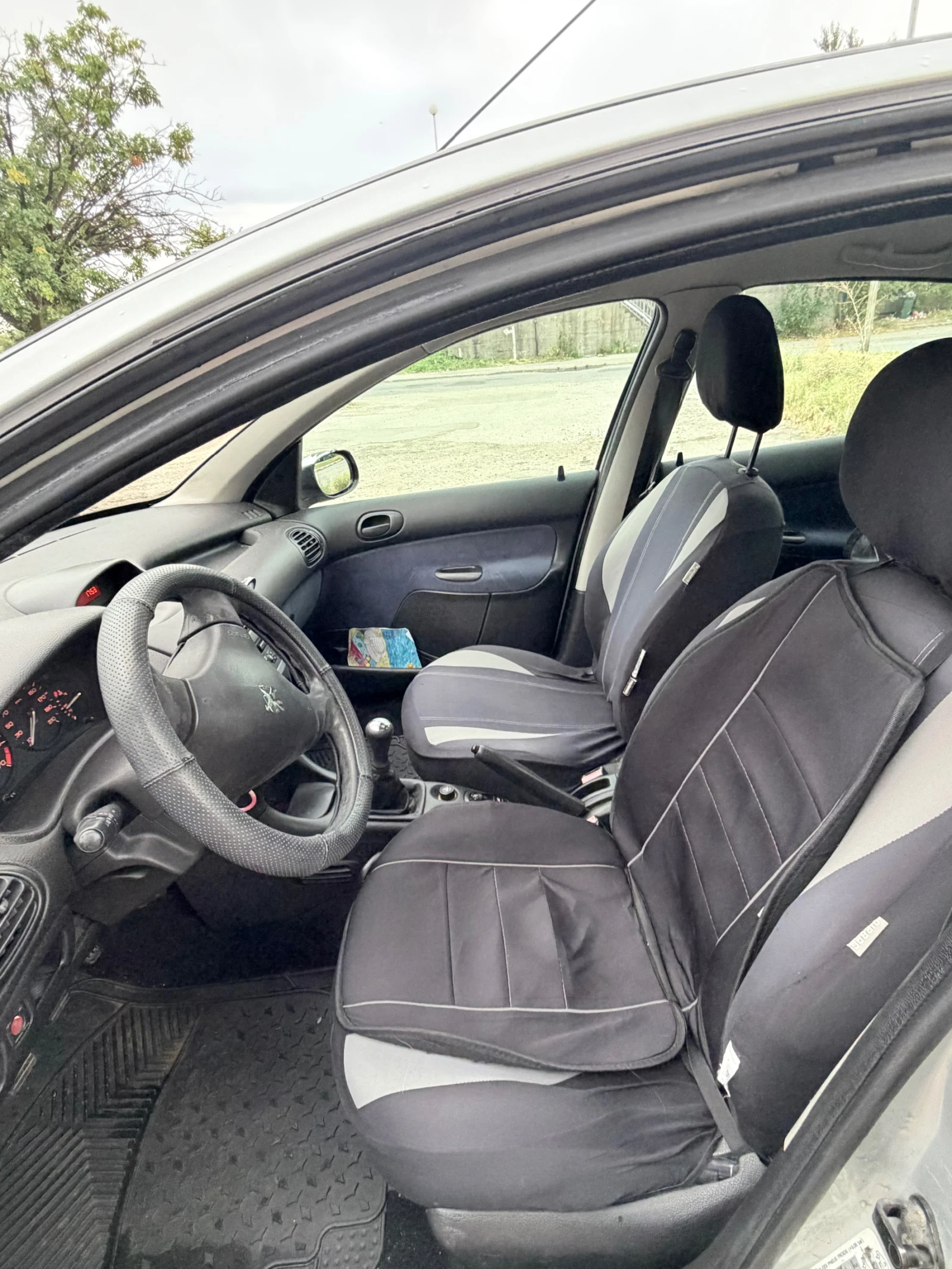 Peugeot 206, снимка 6 - Автомобили и джипове - 56185993