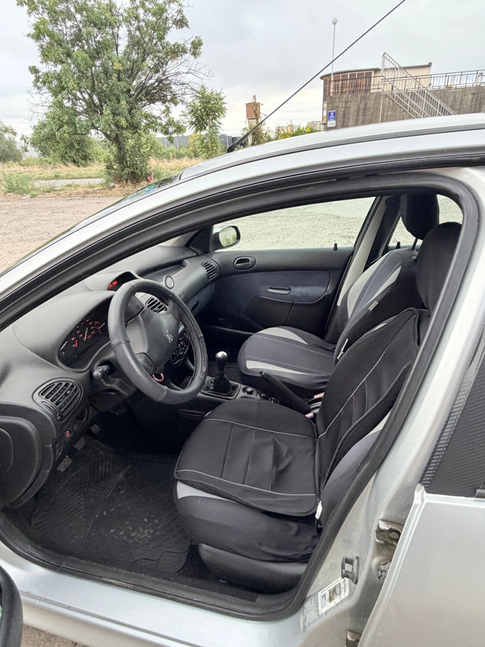 Peugeot 206, снимка 8 - Автомобили и джипове - 56185993