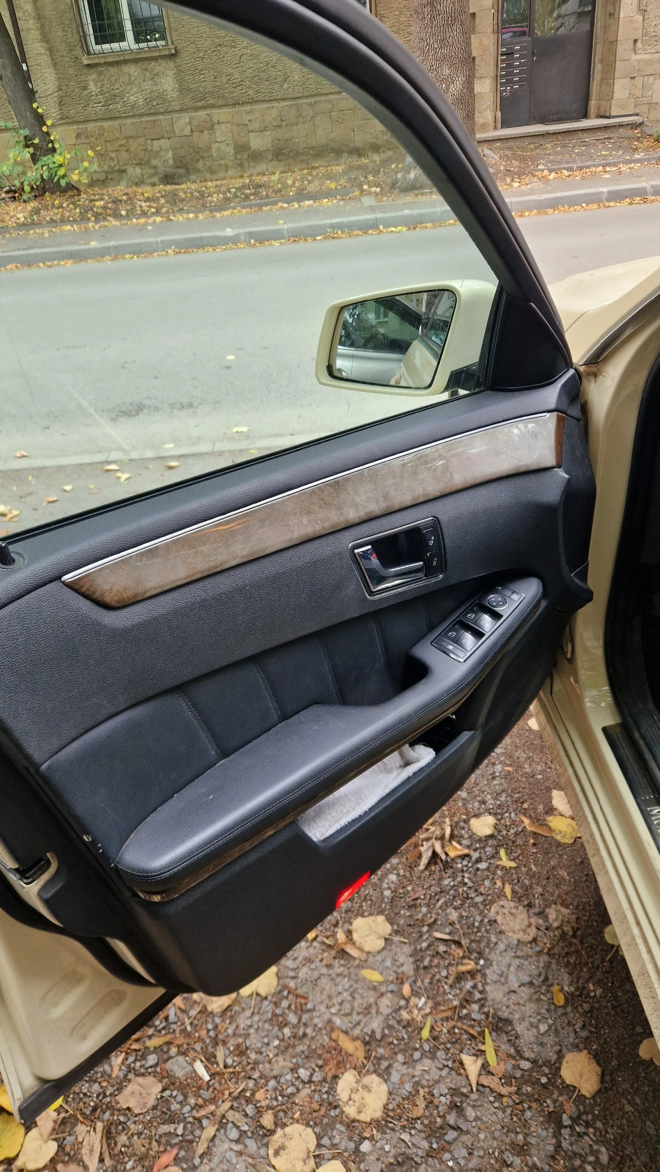 Mercedes-Benz E 200 cdi, снимка 8 - Автомобили и джипове - 56550288