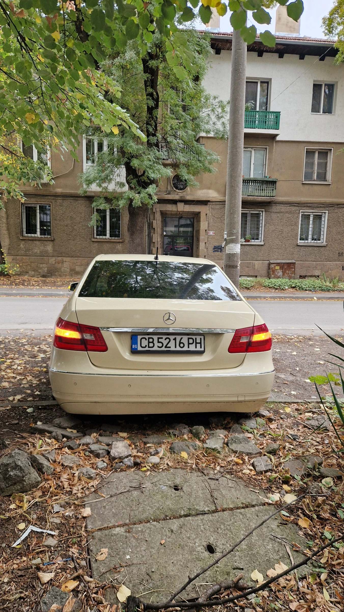 Mercedes-Benz E 200 cdi, снимка 2 - Автомобили и джипове - 56550288