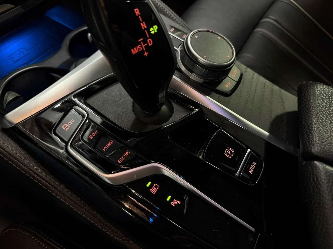 BMW 530E, снимка 15 - Автомобили и джипове - 56689566